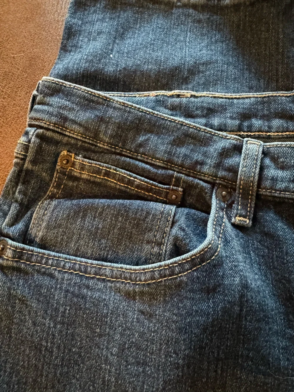 Wrangler Dark Blue Relaxed Fit Denim Jeans with Logo Patch 36 x 32 Like new!